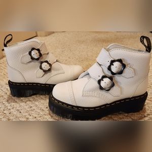 Dr Martens Devon Flower White